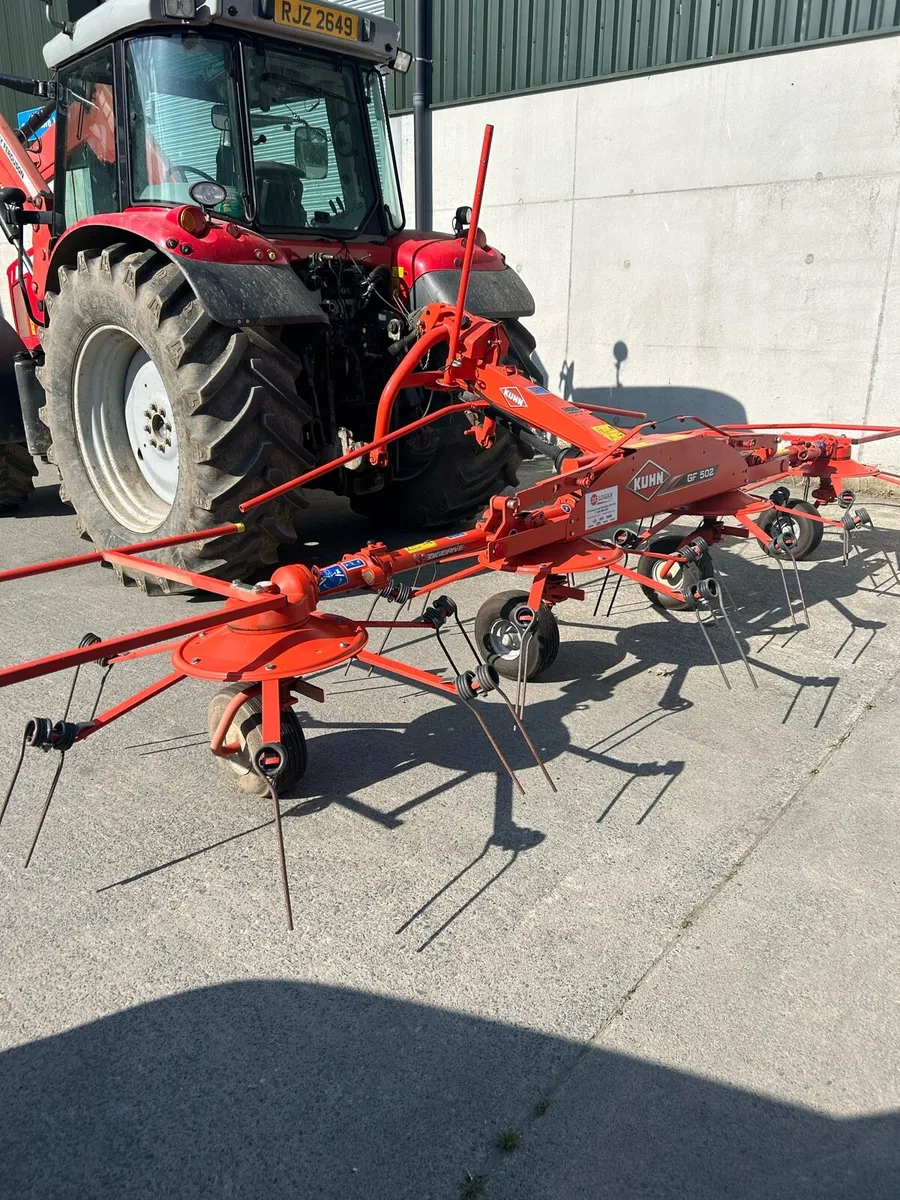 Kuhn  GF 502 Tedder - Image 3