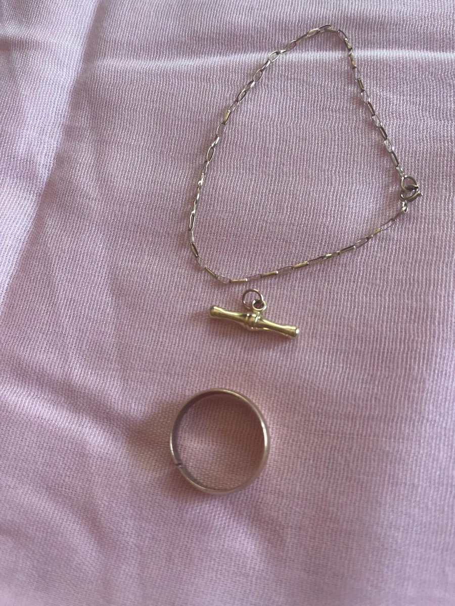 Three gold items - Image 1