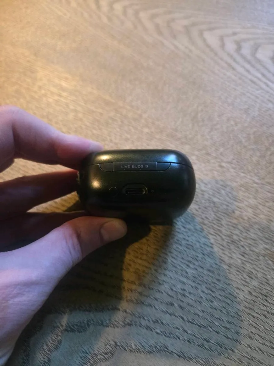 JBL Live Buds 3 Noise Cancelling TWS Earbuds - Image 3