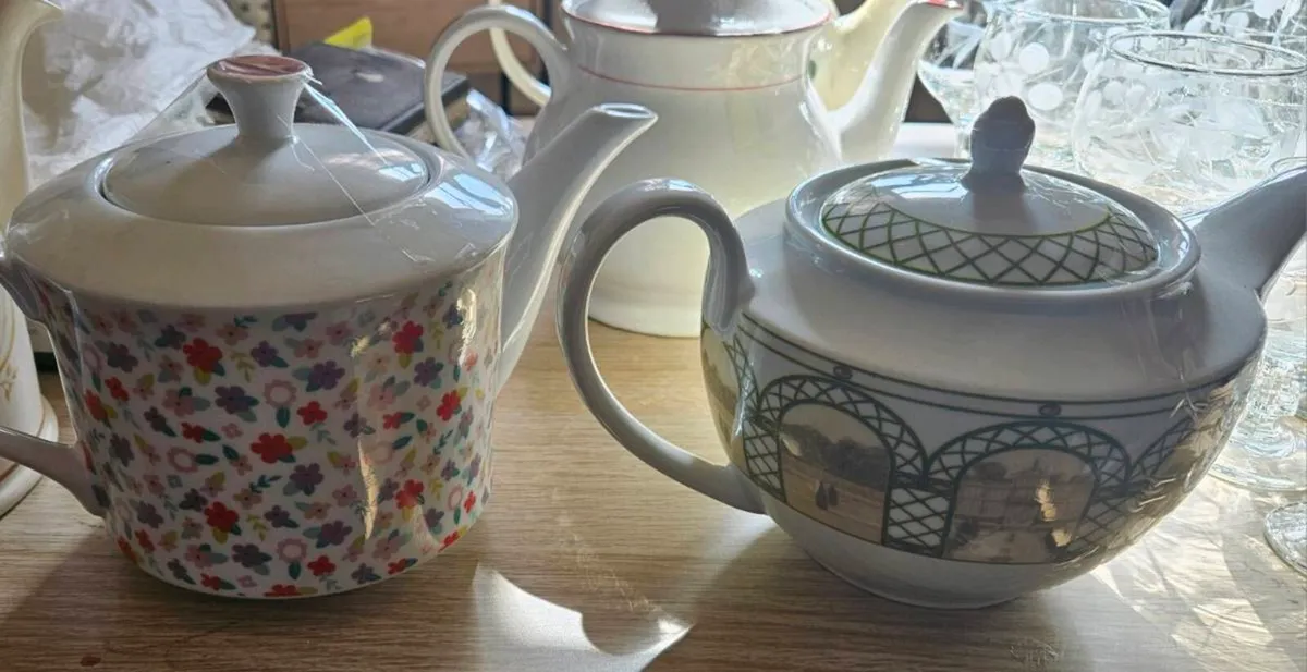 5 Collectable Teapots Mixed Lot - Image 2