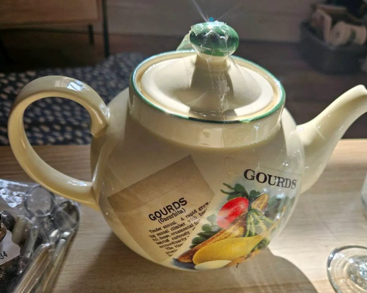 5 Collectable Teapots Mixed Lot - Image 4