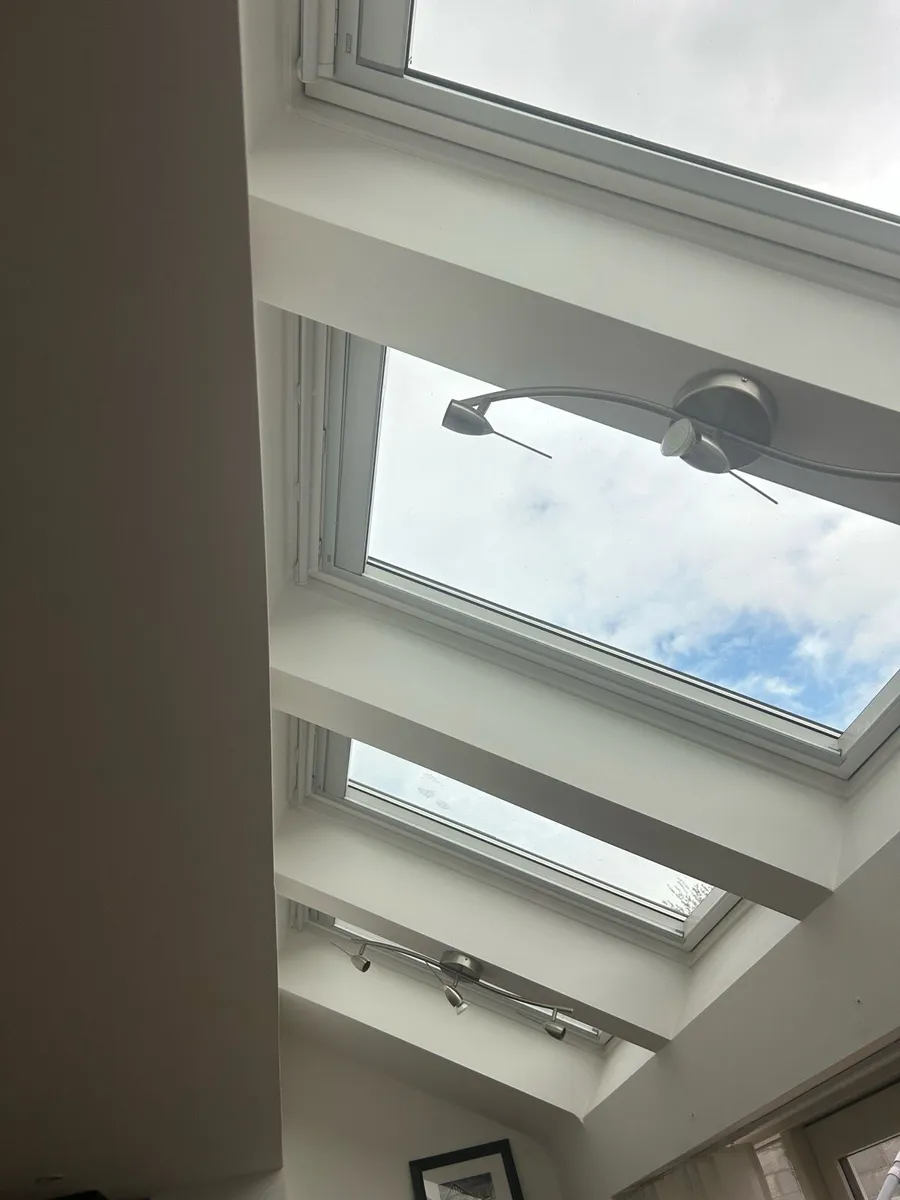 4 x Velux windows and blinds - Image 2