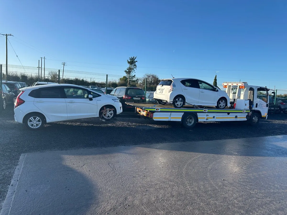 Recovery truck - Image 1