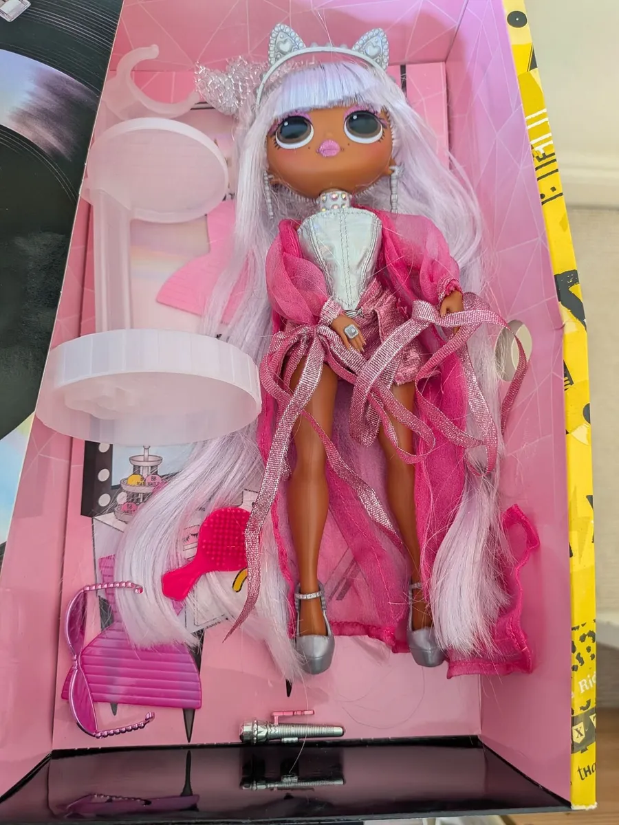 LOL Fashion Dolls - Image 1