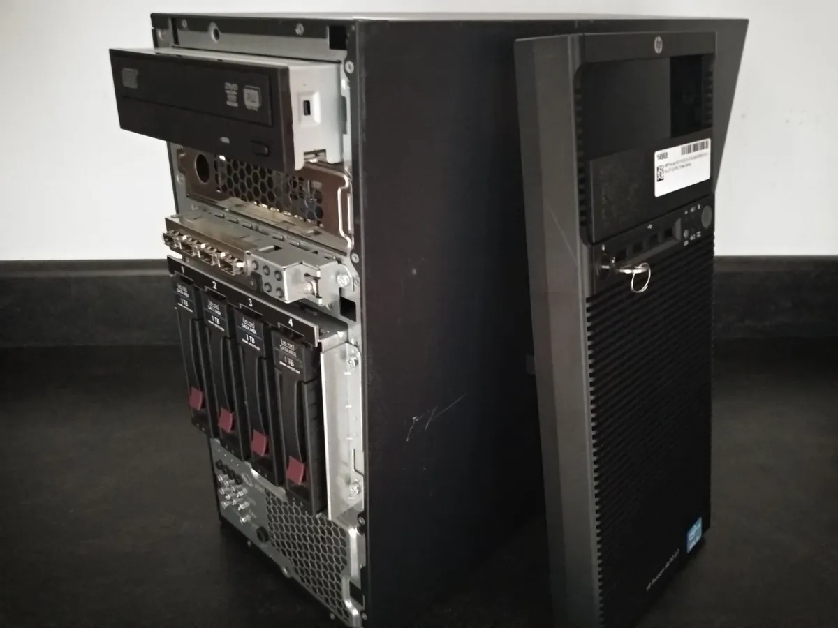 HP ML110 G7 Mini Tower Server - Image 2