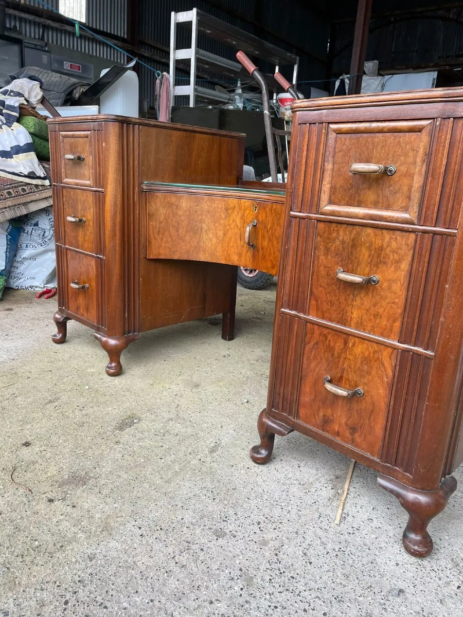 Vintage Walnut Dressing Table with Large Mirror - Image 3