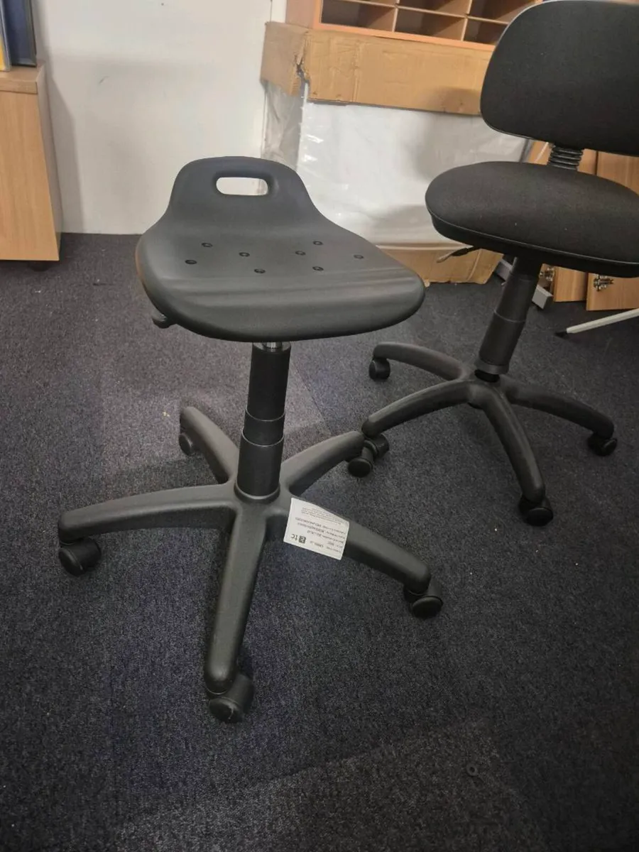 Office furniture - Image 3