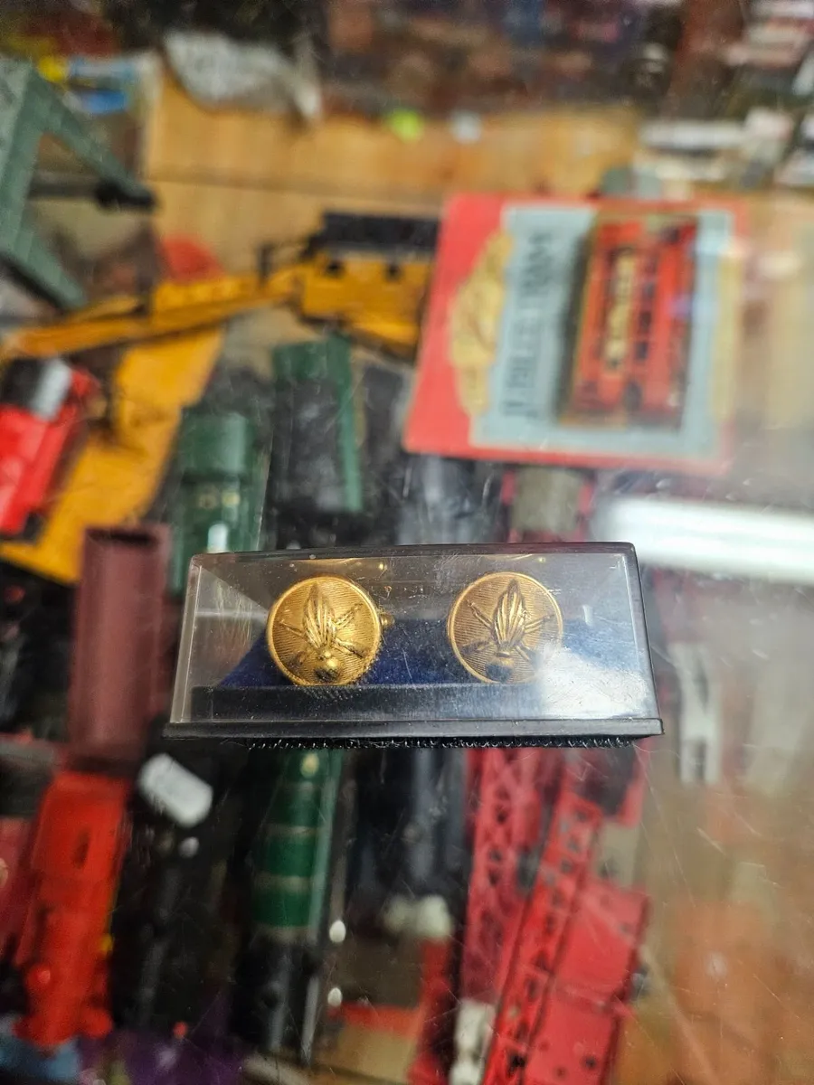 Vintage Cufflinks Badges - Image 1