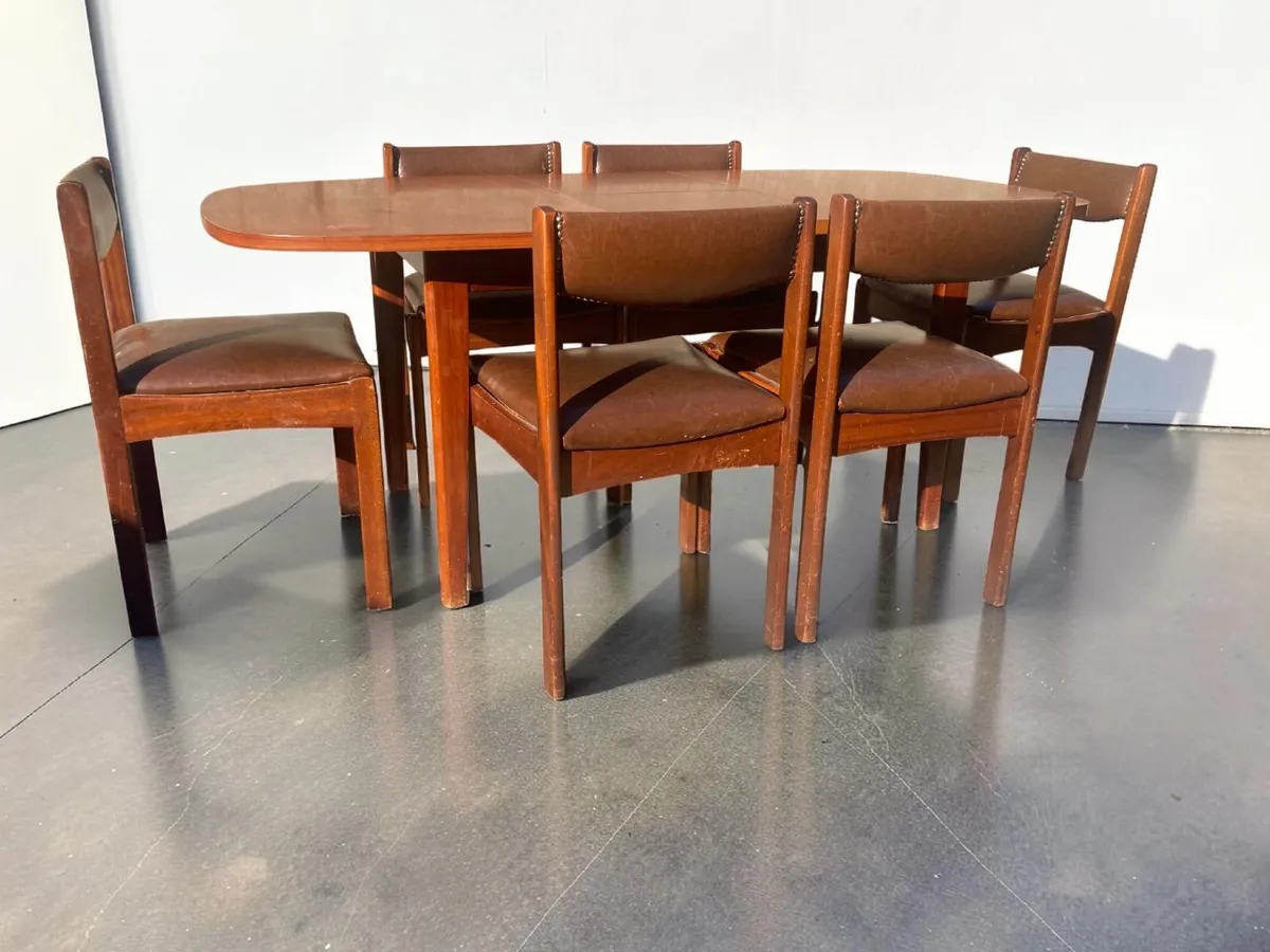 Mid Century Table and 6 Chairs - Extending. - Image 1