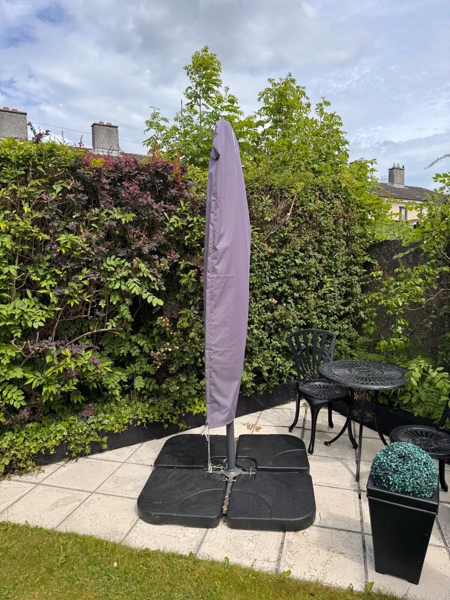 Large Parasol with base. - Image 2
