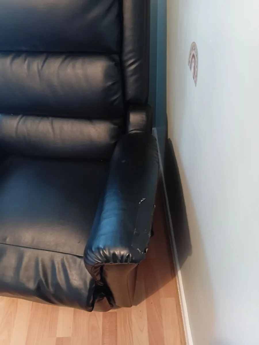 Motorised reclining armchair - Image 2