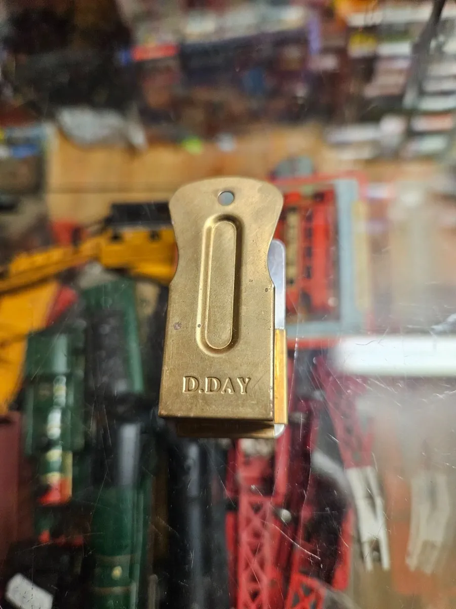 Replica D Day WW2 Cricket - Image 1