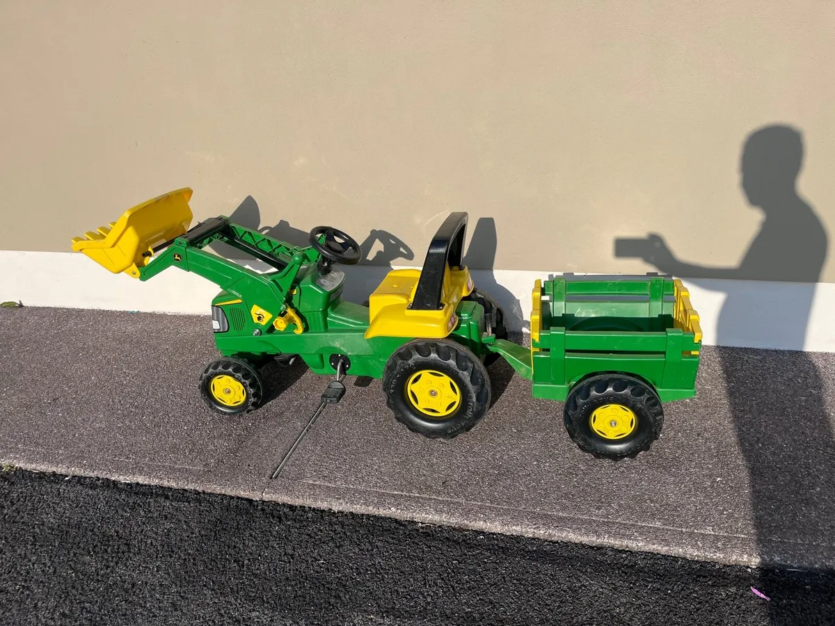 Kids tractor and trailer - Image 1