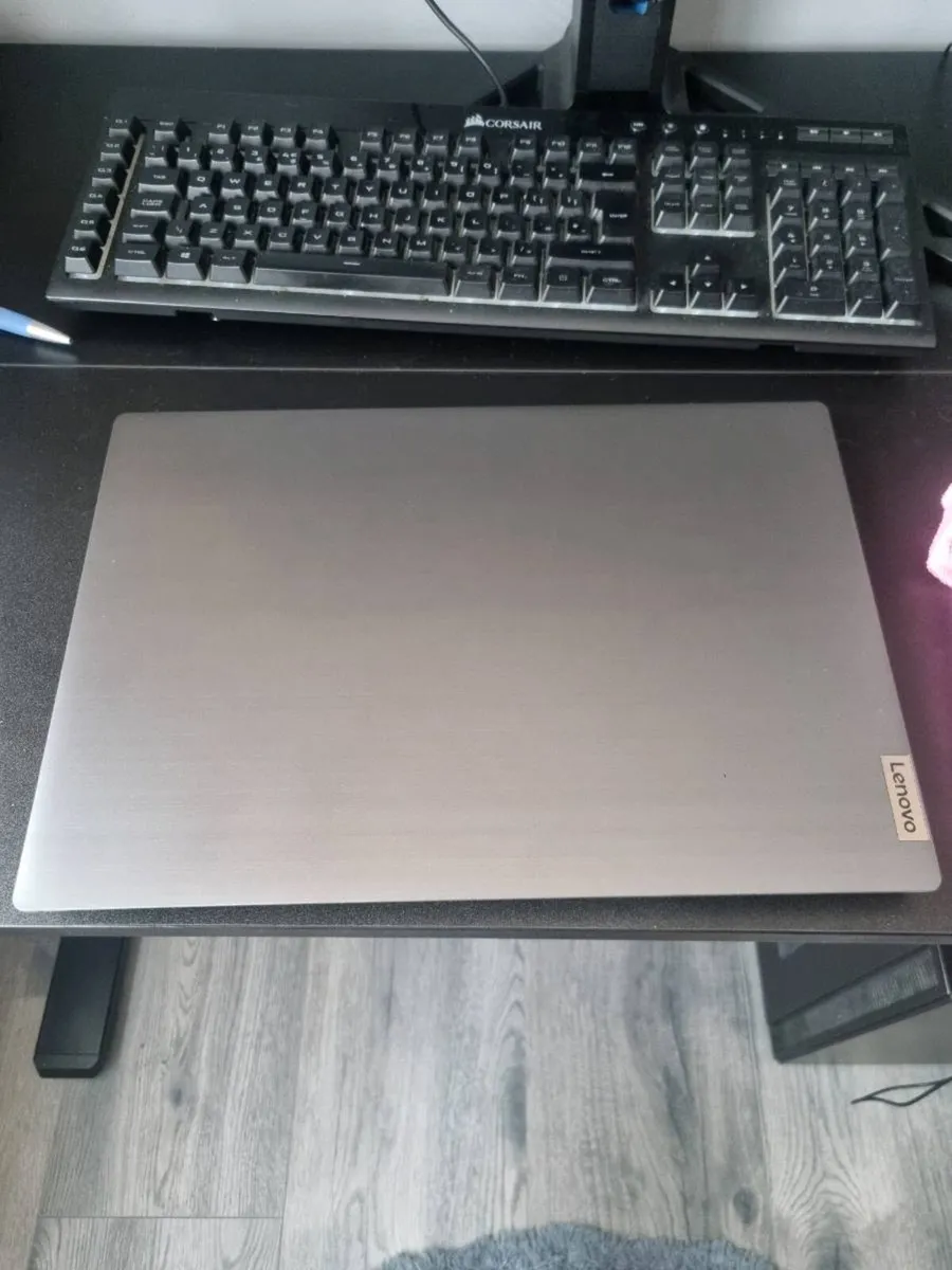 Lenovo v15 g1 Laptop. Basically new!! - Image 4