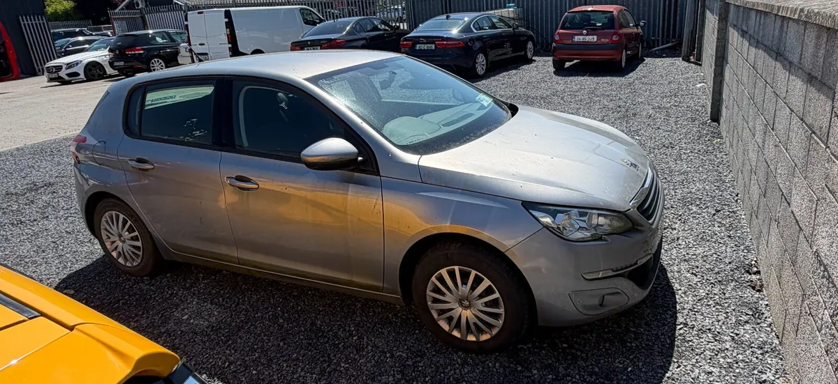 16 Peugeot 308 1.2petrol - Image 1