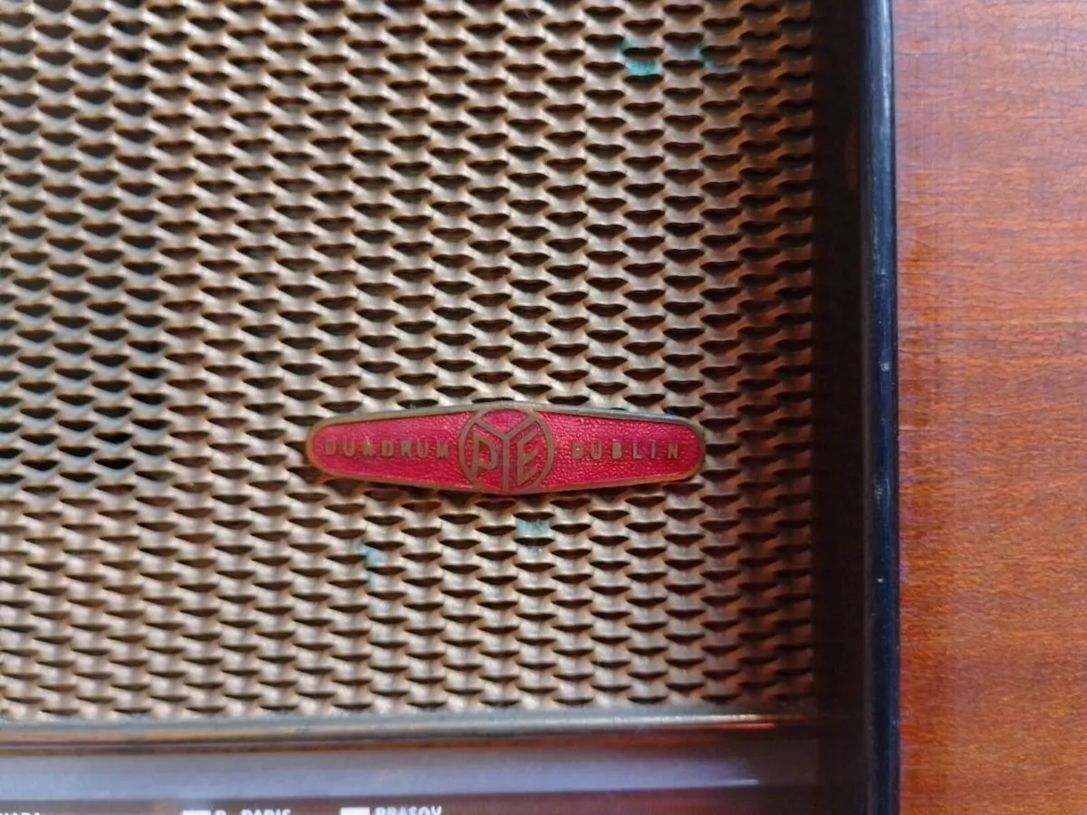 PYE Dundrum Ireland vintage radio - Image 3