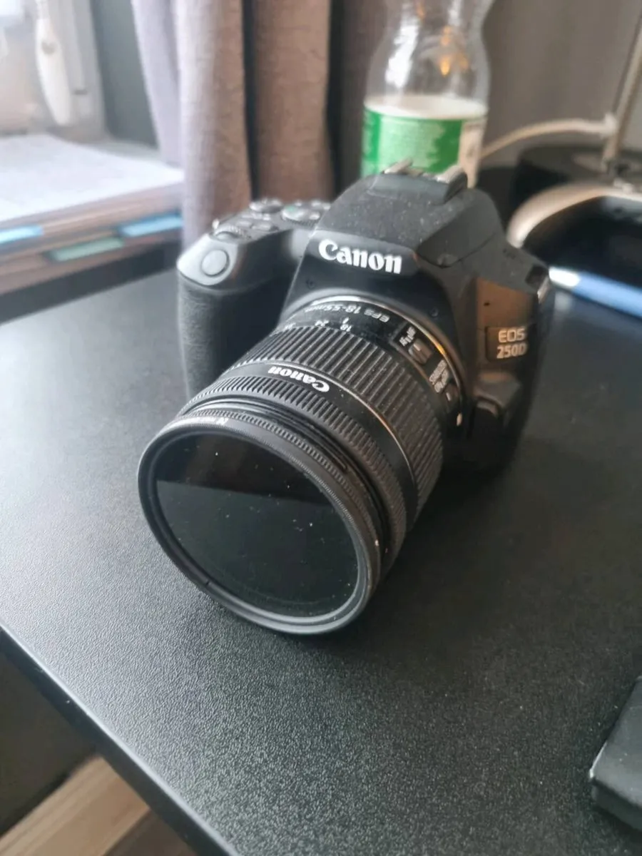 Canon 250 EOS D - Image 1
