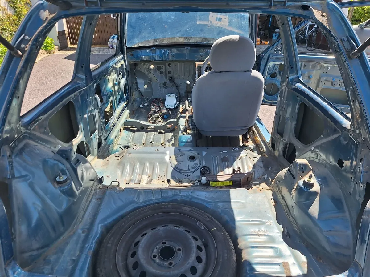 Nissan Micra 2002 - Image 4