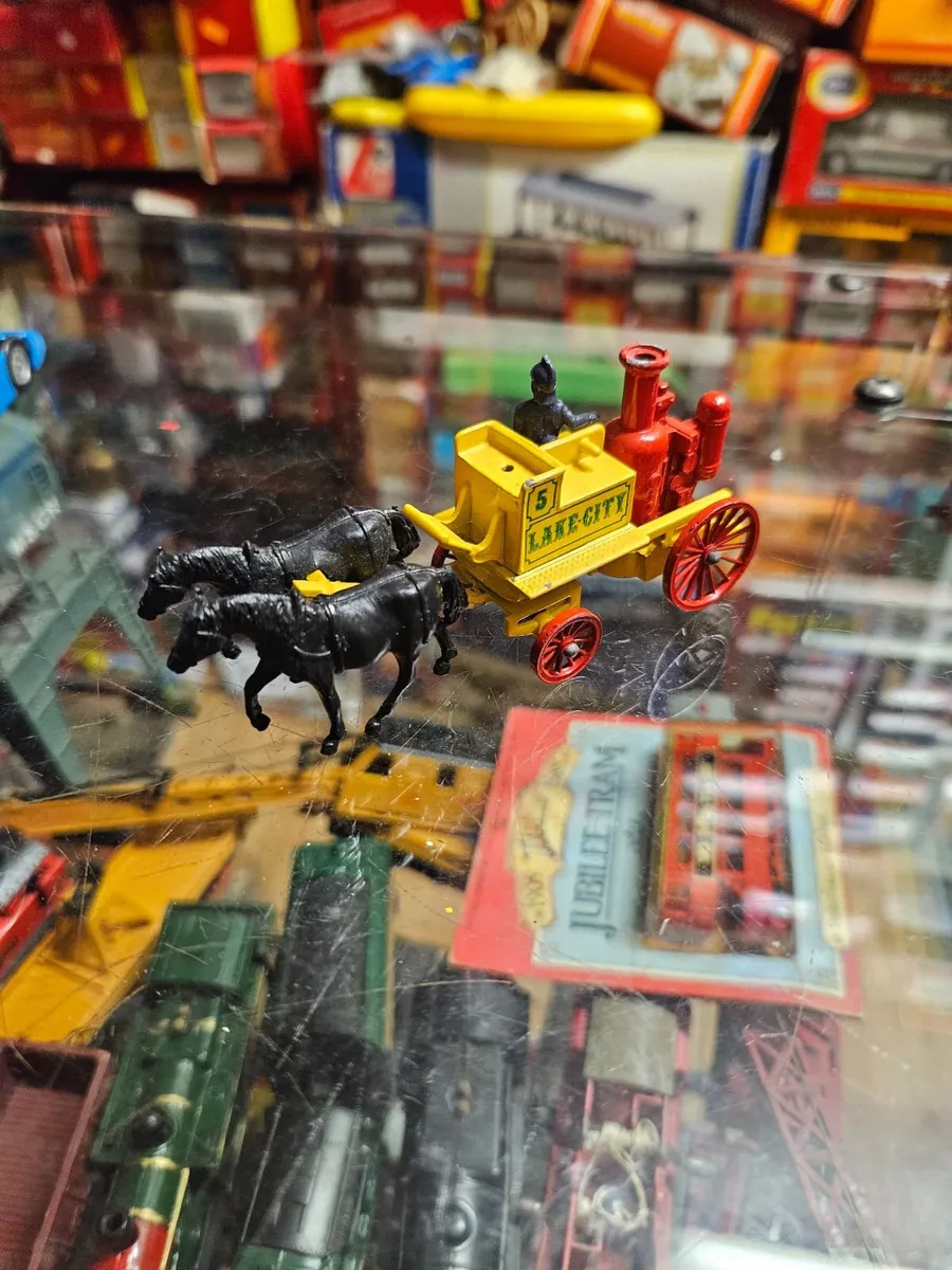 Corgi Lledo Fire Engine - Image 1