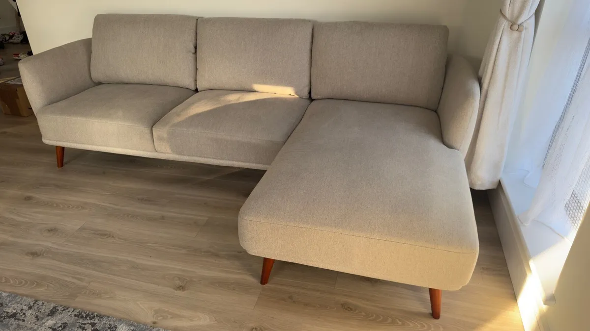 *SAVE €850* EZ Living Avery Right-Hand Facing Sofa - Image 4