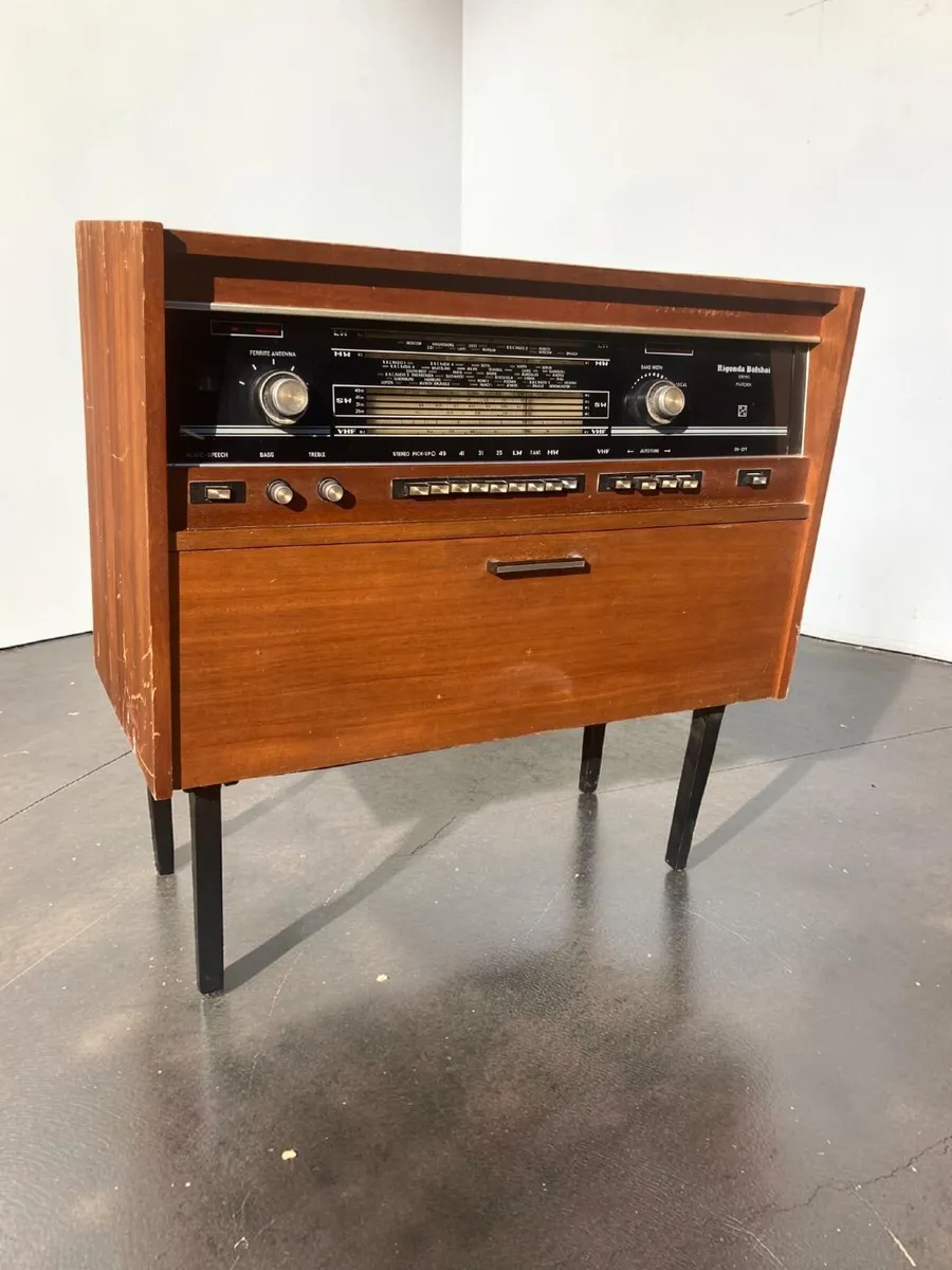 Mid Century Gramophone - TLC - Image 1