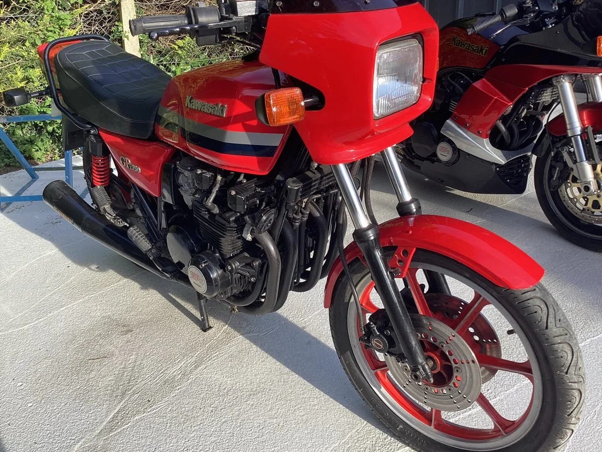 Kawasaki GPZ750 twin shock - Image 1