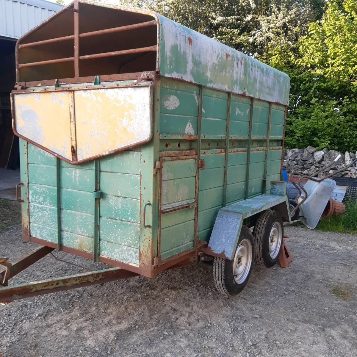 Cow trailer - Image 1