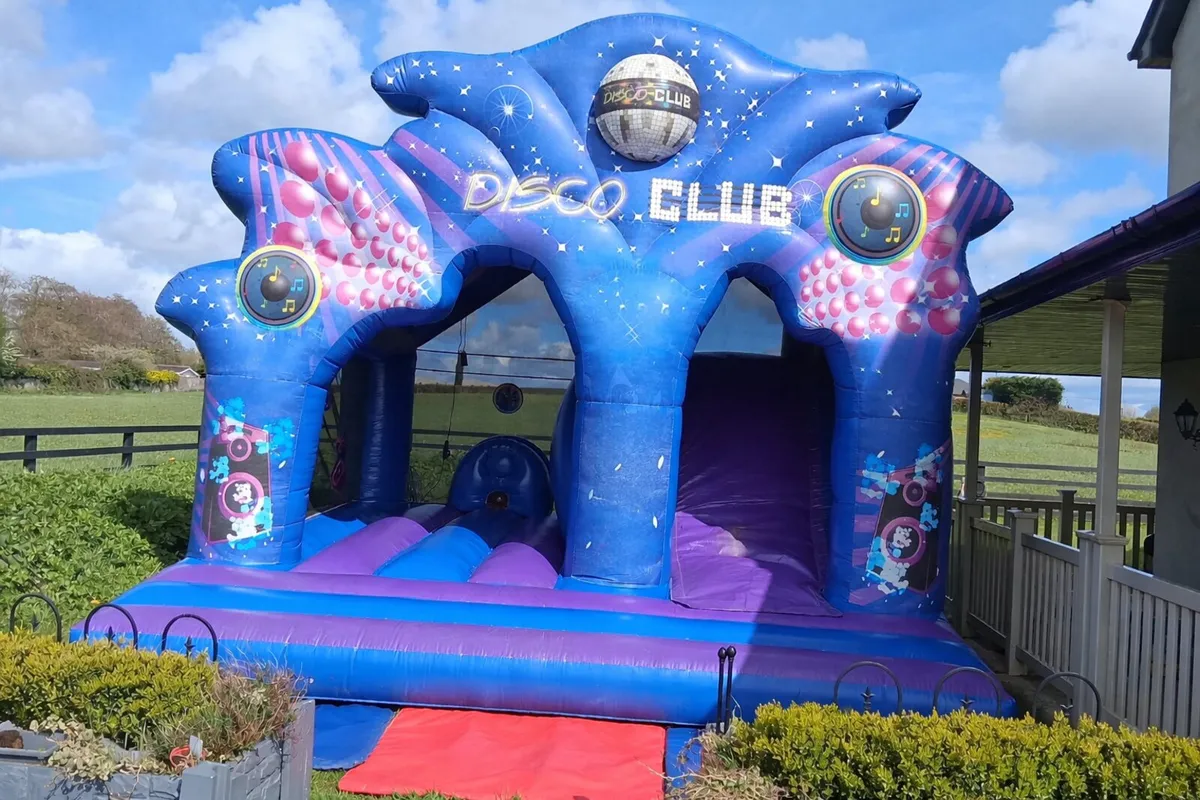 Disco castle with slide