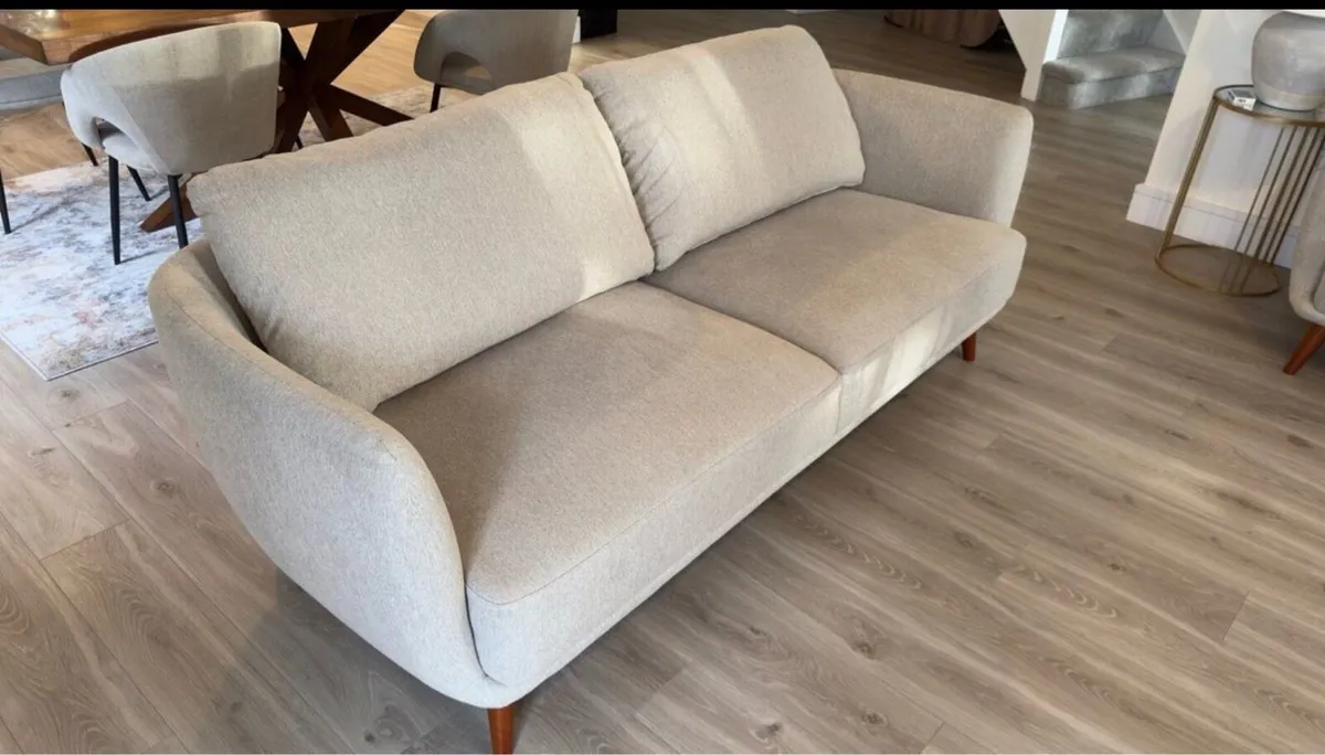 *SAVE €1400* EZ Living Avery Sofa set - Image 4