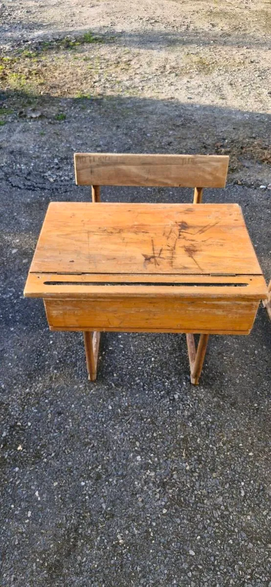 Old school desk - Image 2