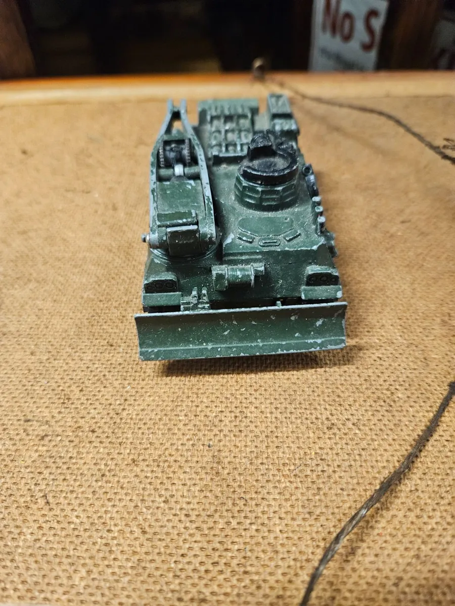 Corgi 1970's French Army Recovery Tank - Image 1
