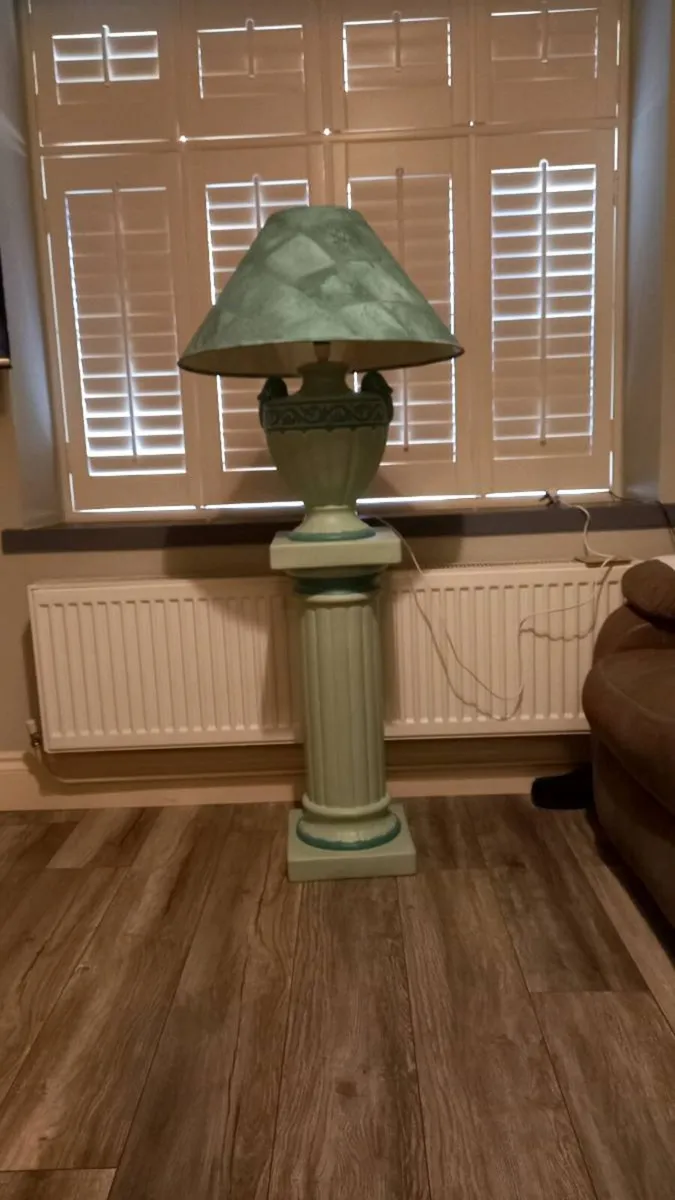 Large lamp and pedestal. - Image 3