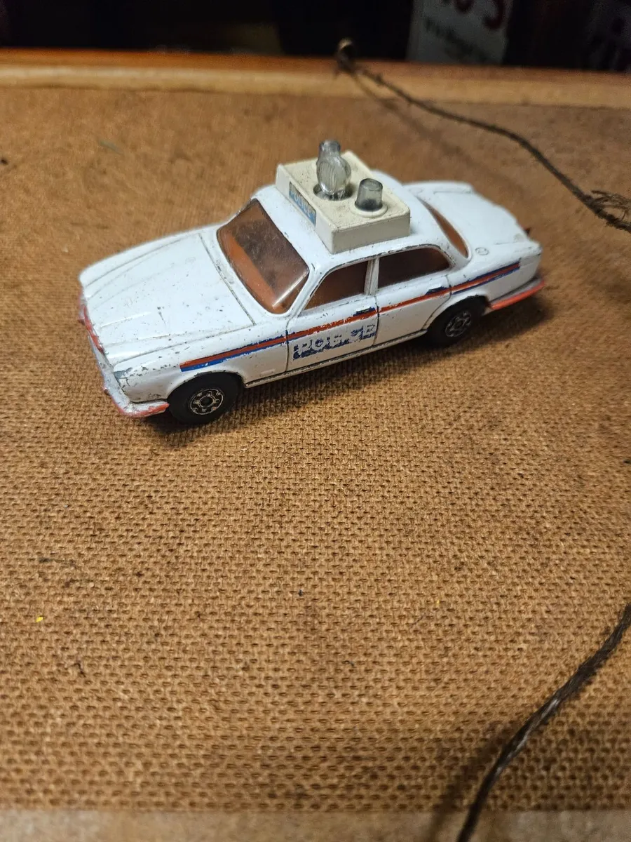 Corgi 1970's Jaguar Police Car - Image 2