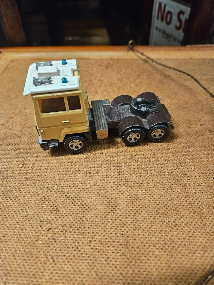 Matchbox Superkings Ford Tractor Unit - Image 1