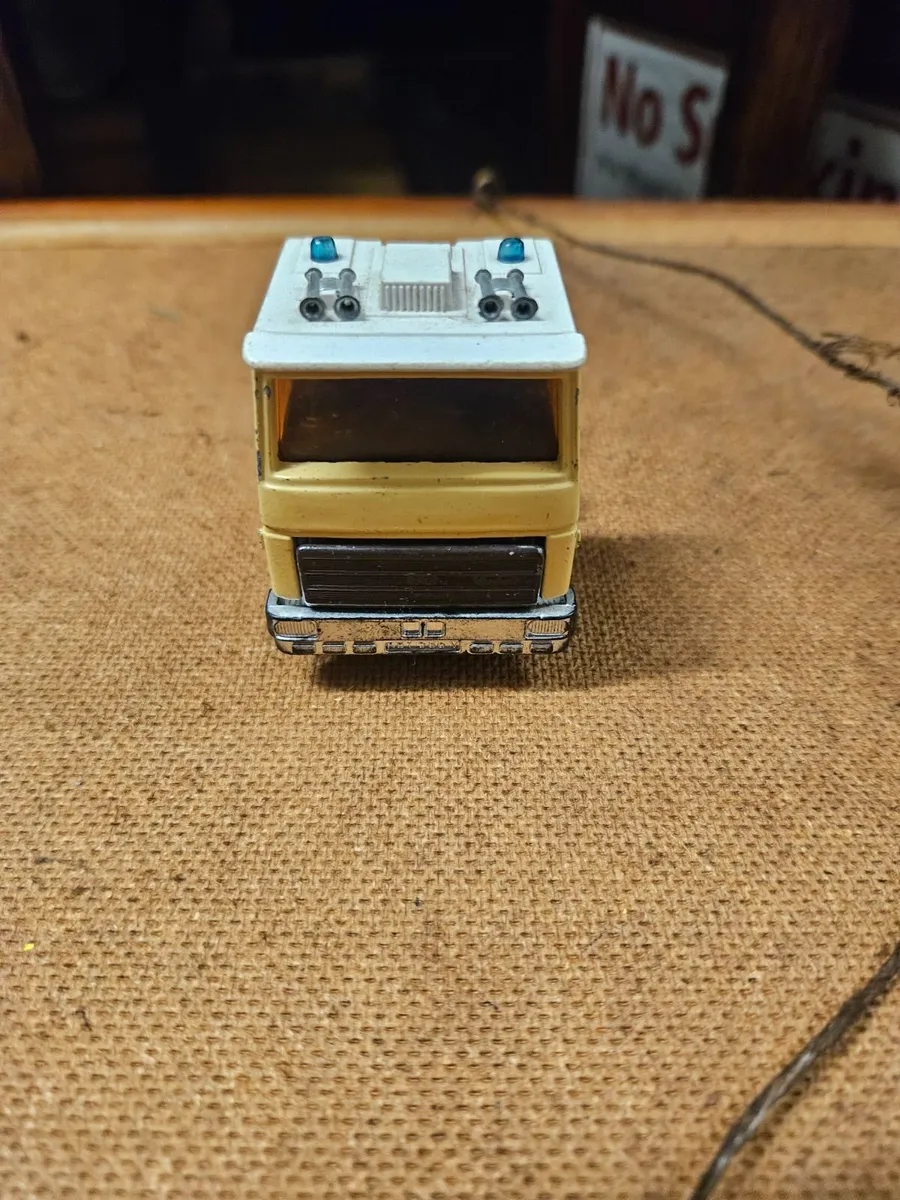 Matchbox Superkings Ford Tractor Unit - Image 2