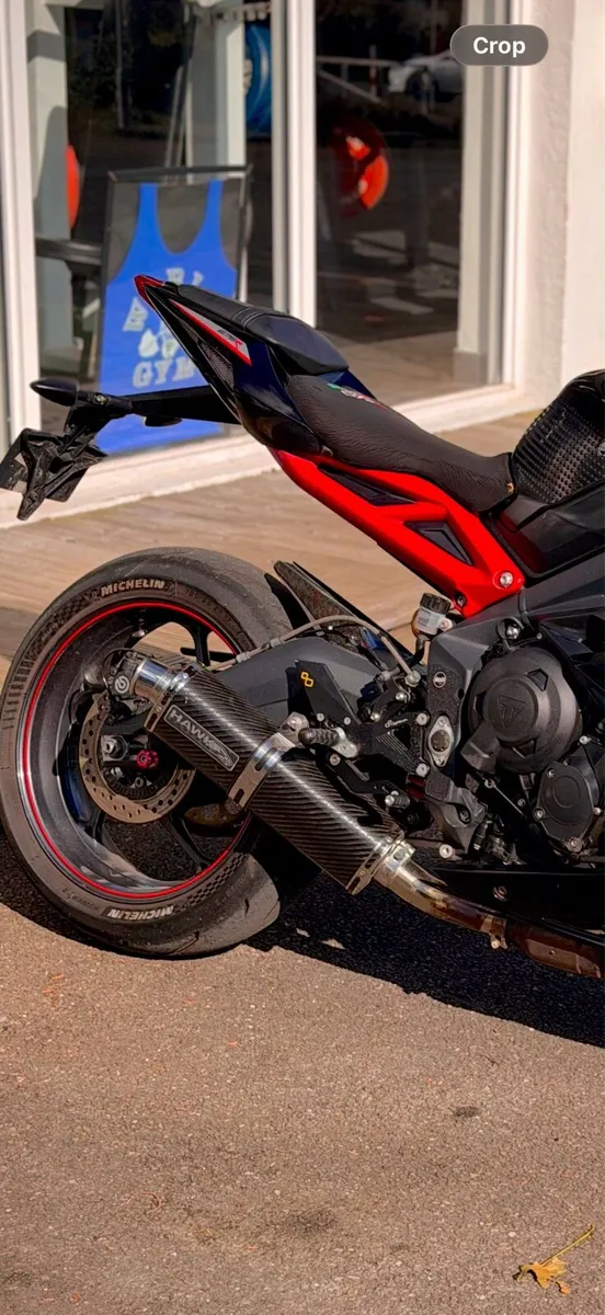 675R triumph Daytona - Image 4