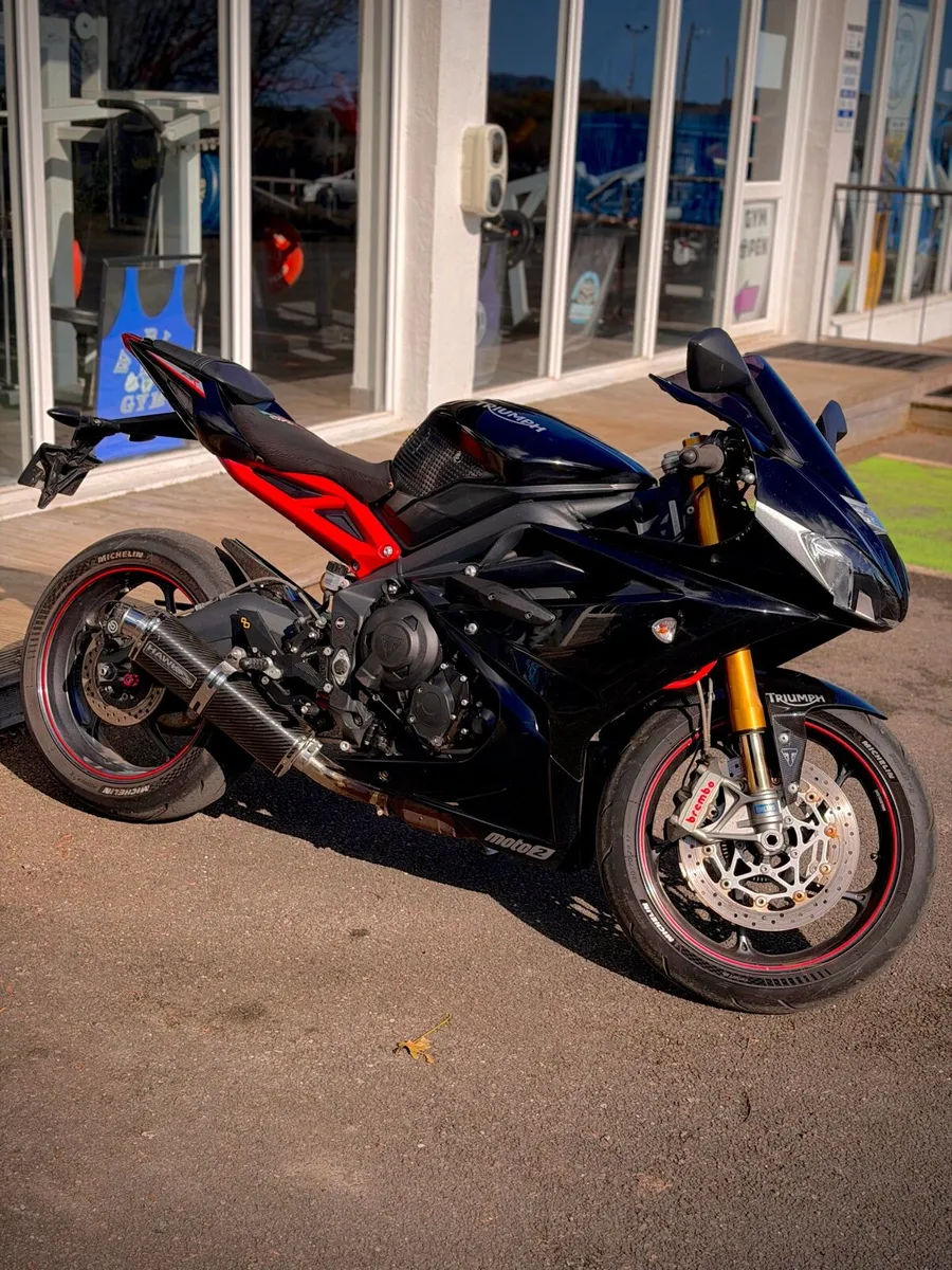 675R triumph Daytona - Image 1