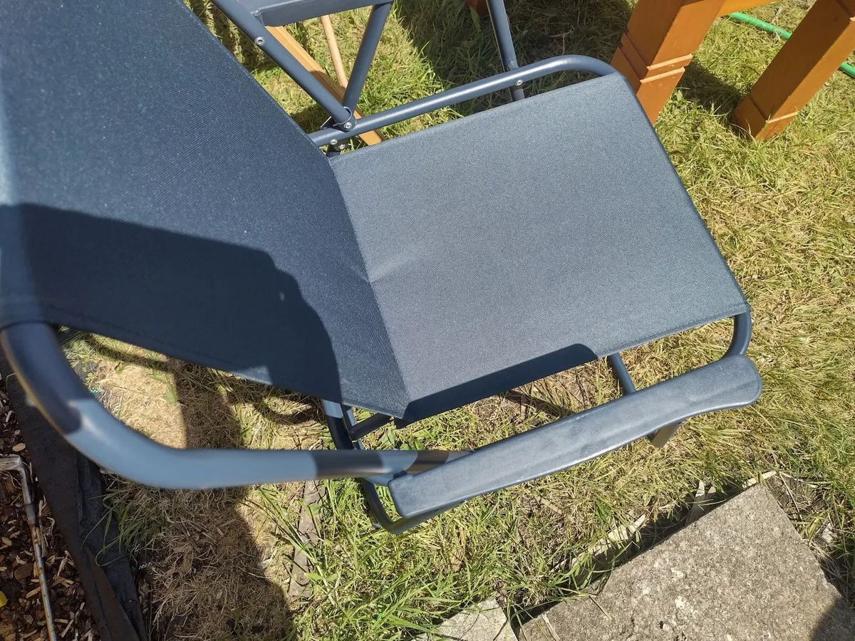 New foldup garden/patio chair with armrests - Image 3