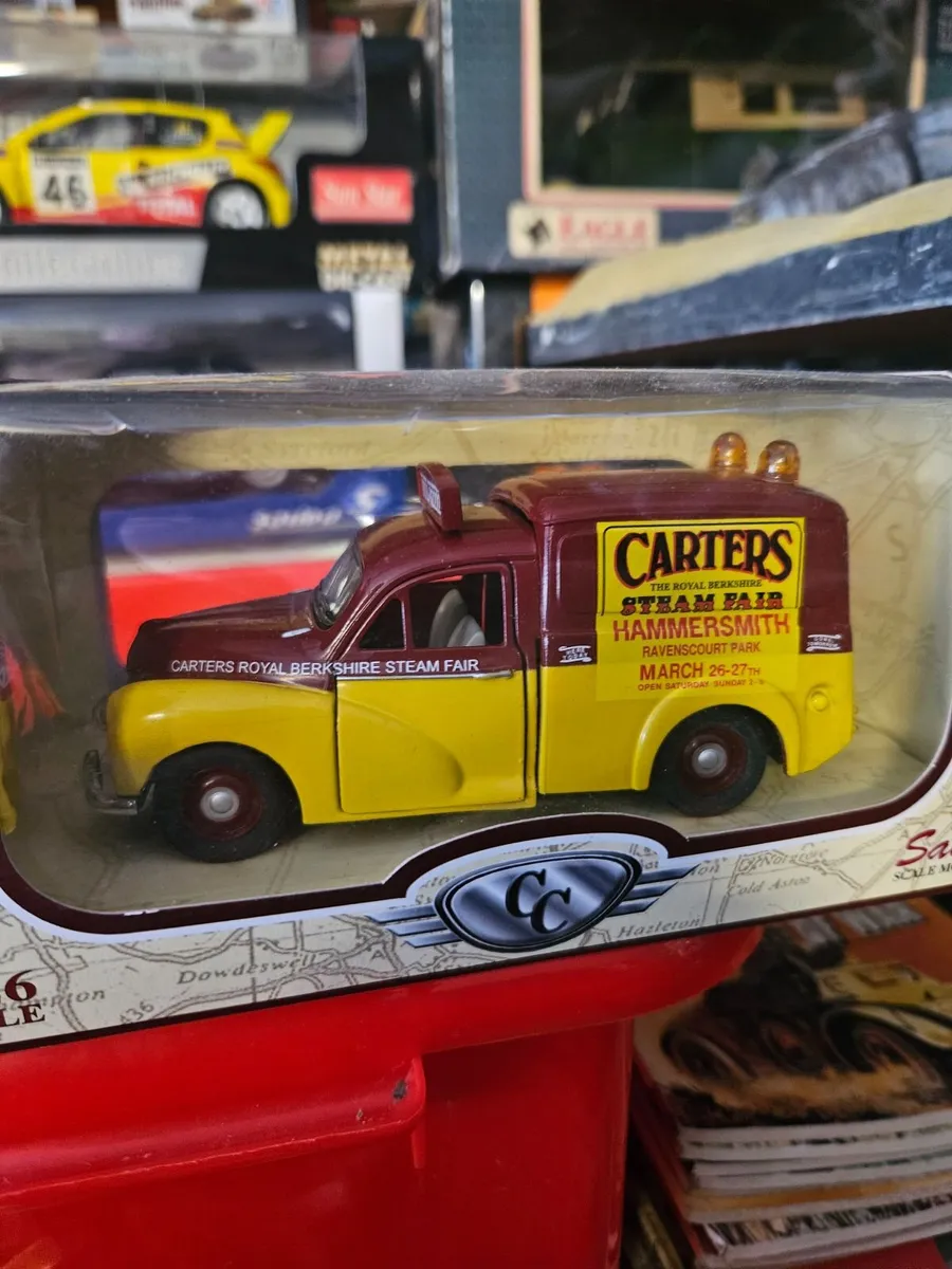 Corgi Saico Morris Minor Circus Van - Image 2