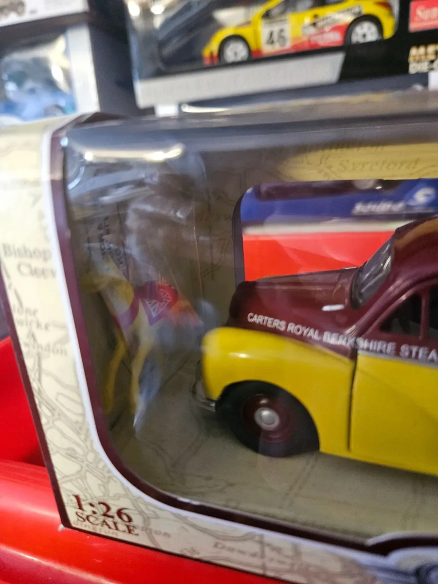 Corgi Saico Morris Minor Circus Van - Image 3