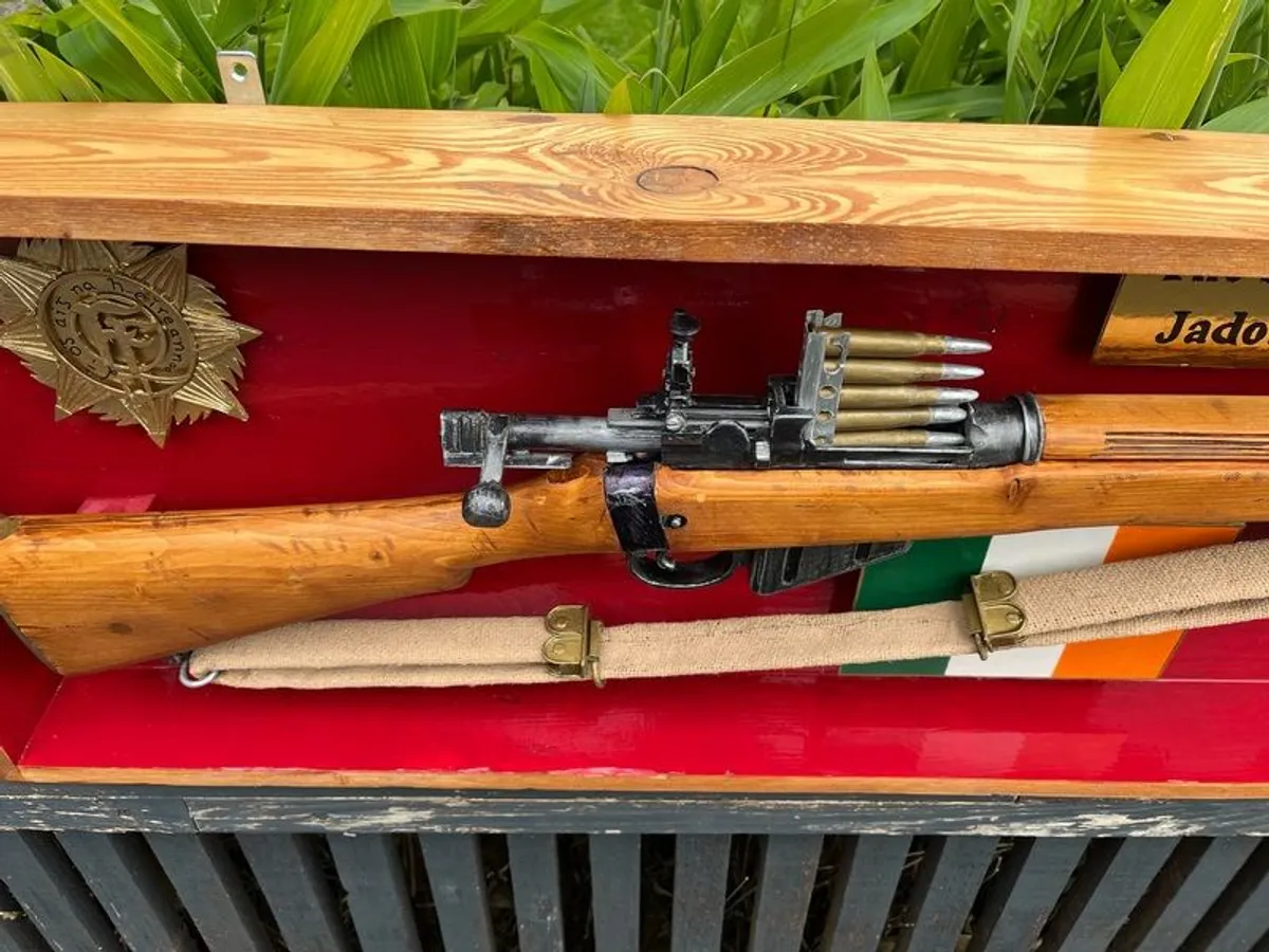 Handcrafted 1:1 Model of the .303 Enfield Rifle - Image 2