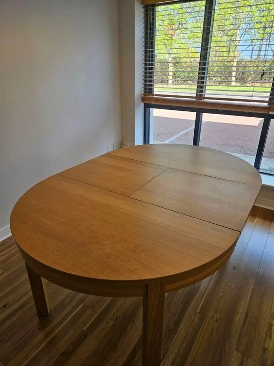 Dining table - Image 2