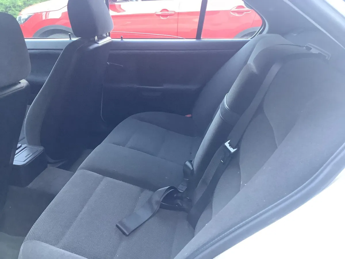 BMW 3-Series 1992 - Image 3