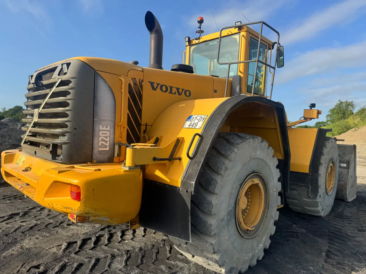 VOLVO L220E LOADING SHOVEL 2007 - Image 2