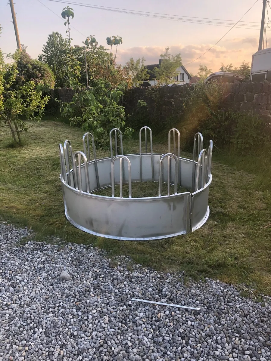 Horse feeders