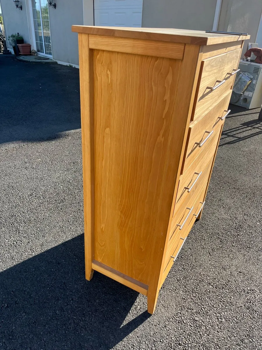 Solid wood chest of drawers - Image 2