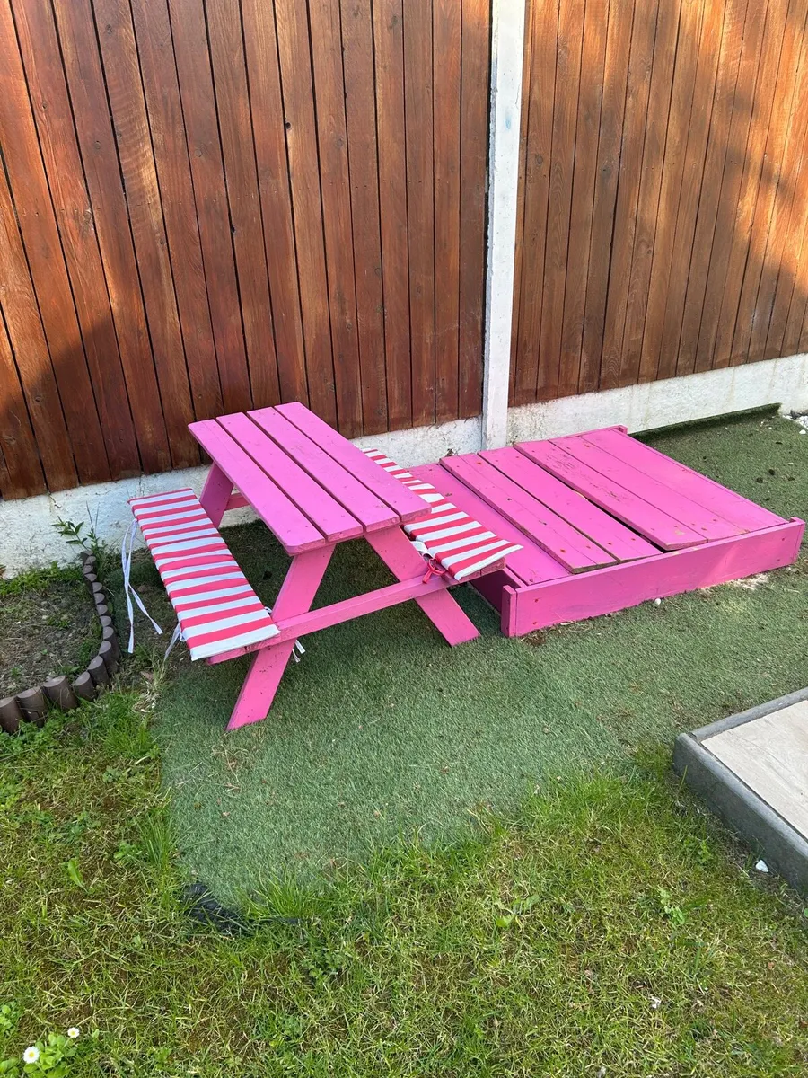 Kids sand pit , picnic table and toys - Image 2