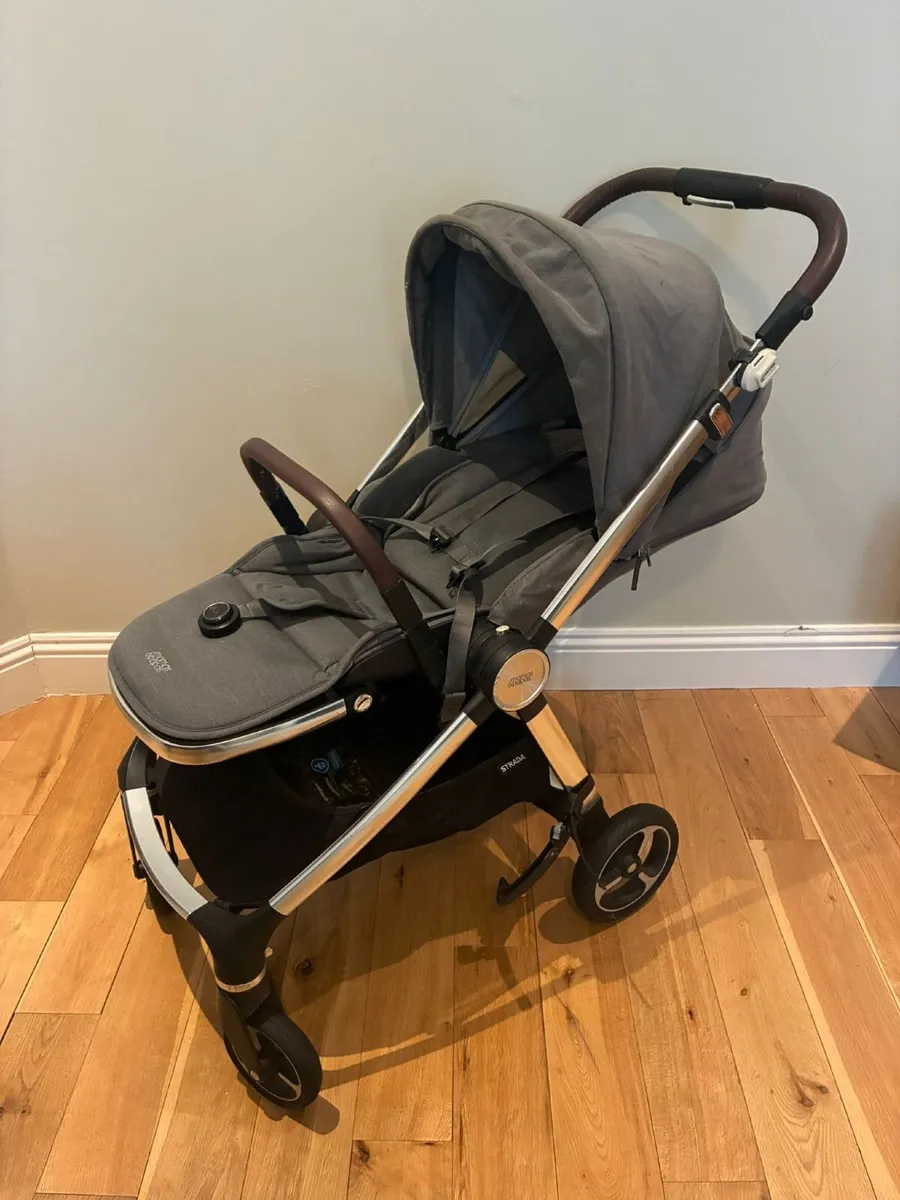 Pram  (Mamas and Papas Travel Bundle) - Image 4
