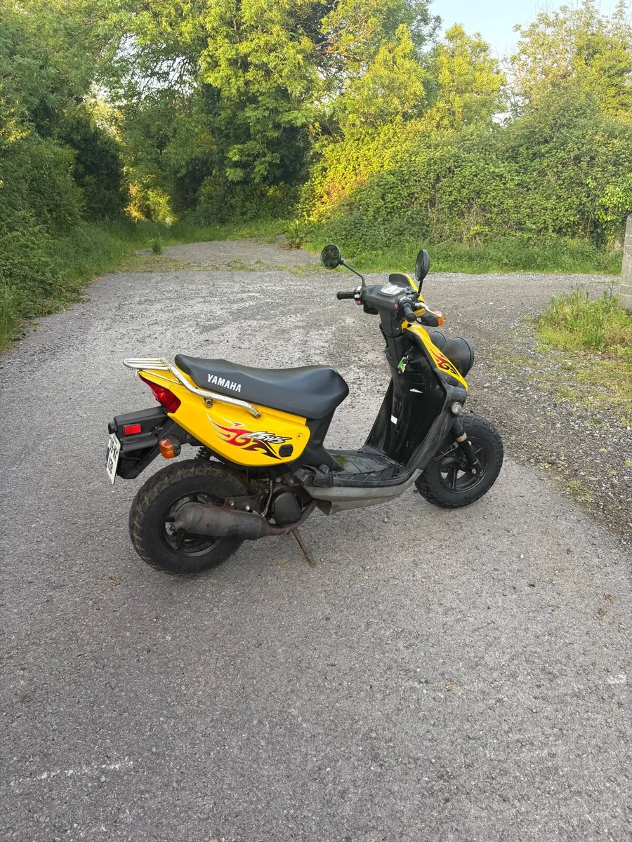 Yamaha 50cc moped - Image 3