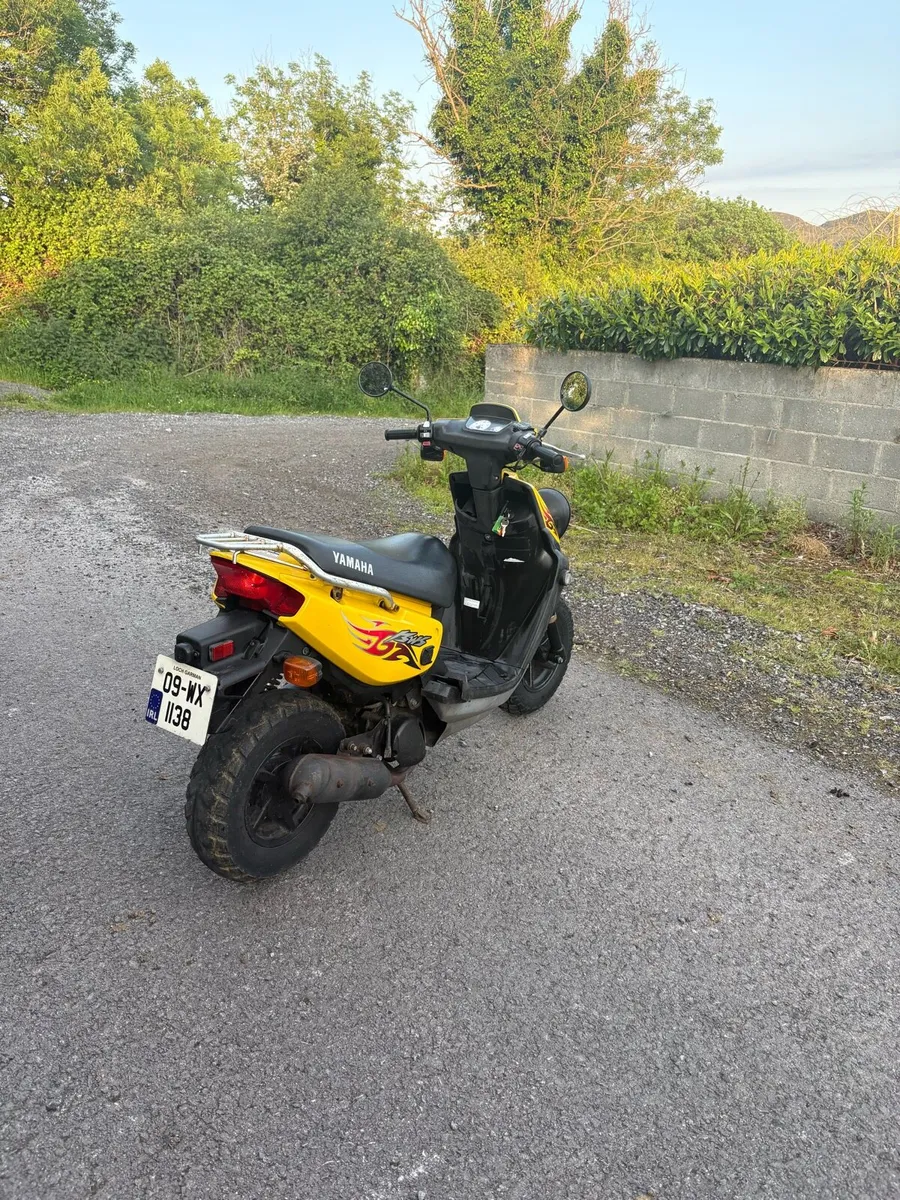 Yamaha 50cc moped - Image 4